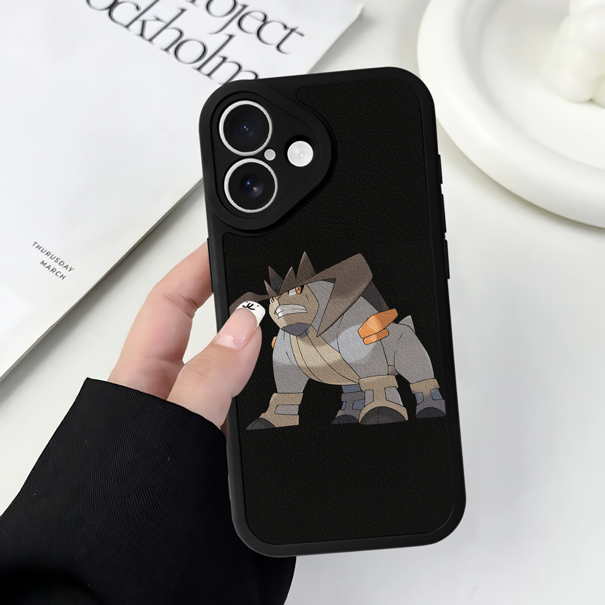 （画像用） ポケットモンスター Pokémon 【iPhone 16シリーズ対応】シリコンスマホケース（レザー調） 材質：シリコン